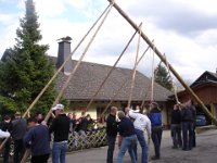 Maienstellen bei Daniela und Andi 2009