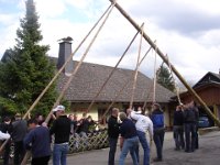 Maienstellen bei Daniela und Andi 2009