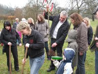 Bäumle setzen bei Carina und Thomas 2011