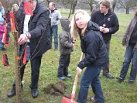 Bäumle setzen bei Carina und Thomas 2011