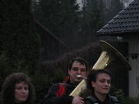 Bäumle setzen bei Carina und Thomas 2011