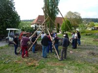 Maienstellen bei Martina und Martin